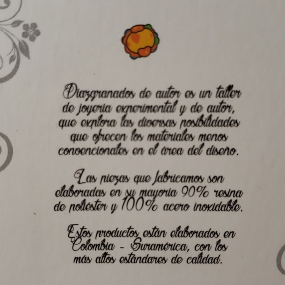 Handmade resin dice earrings - Picture 6 of 6